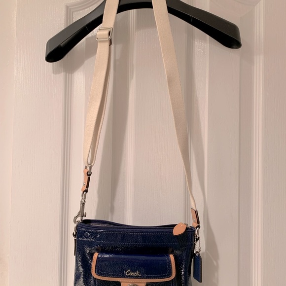 Coach turn lock small cross-body bag, patent leather, NWOT - Picture 5 of 5